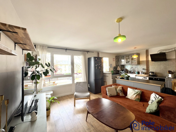 Séjour  Appartement F2 à Caen avec Balcon – 50,46 m², Cave, Centre-ville