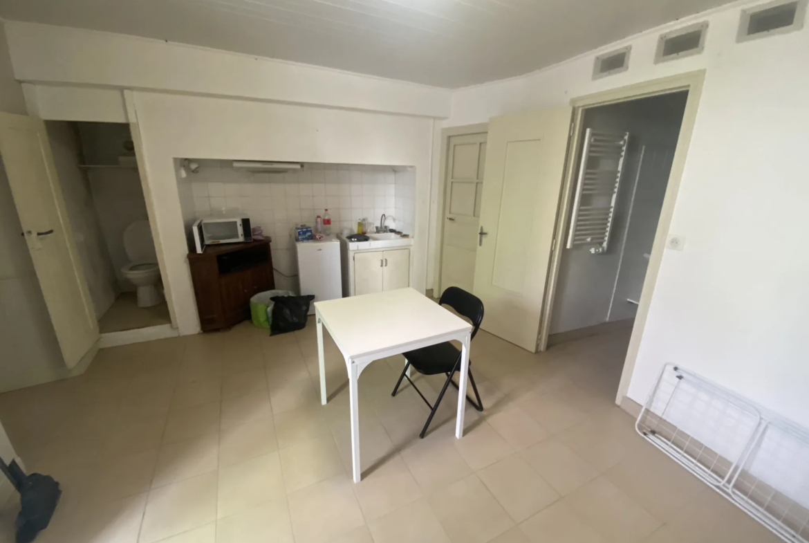 Immeuble d'investissement à Argentat avec deux appartements fonctionnels 