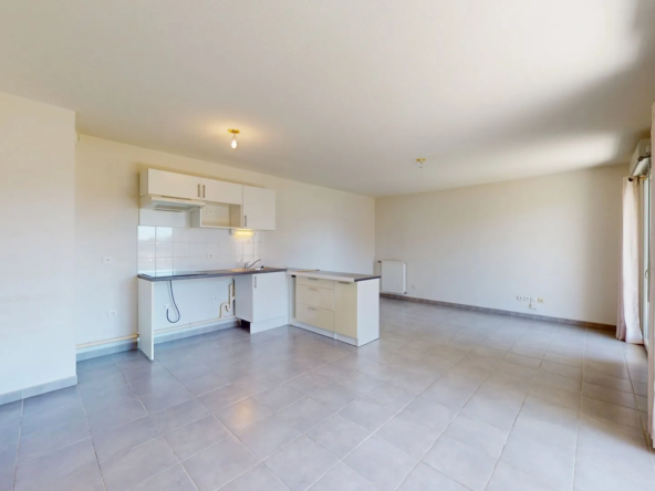 Appartement T3 de 64 m² avec terrasse et parking au centre de Cugnaux