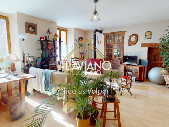 Appartement 130 m² avec jardin et caves à Saint Paul sur Ubaye