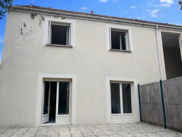 Appartement F4 avec Jardin, Box et Parking à La Ferté Alais - Opportunité à Ne Pas Manquer