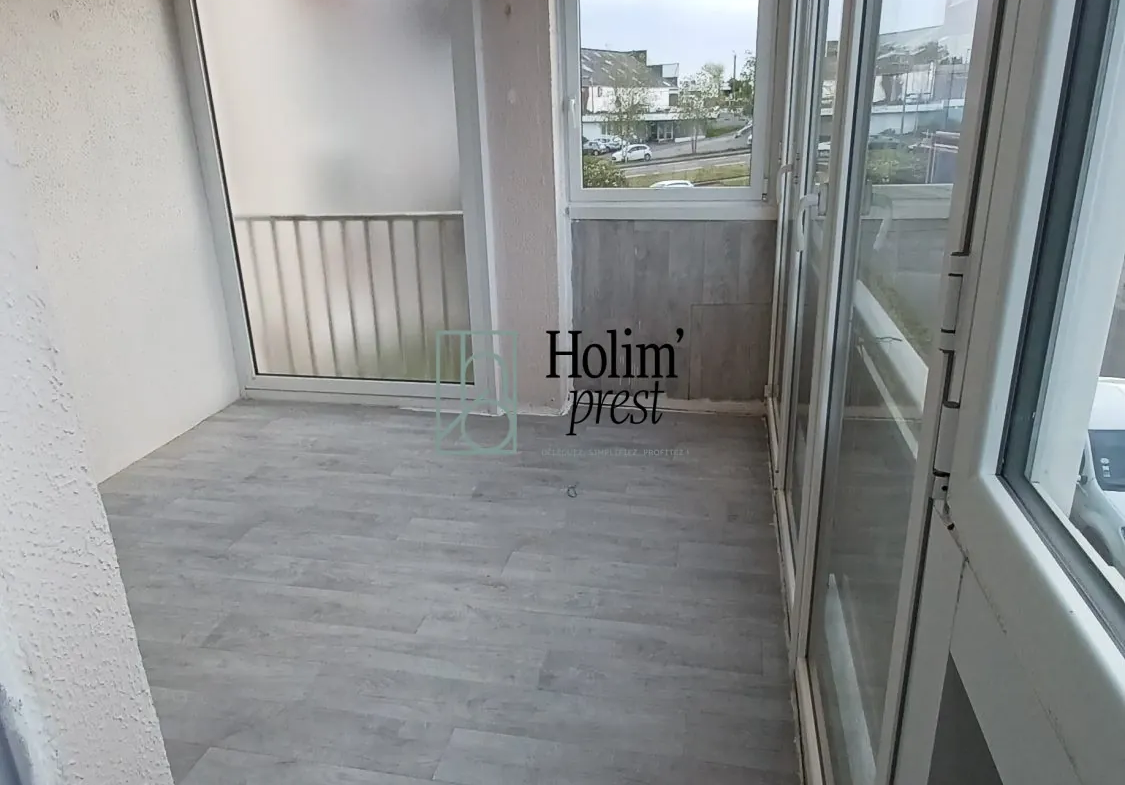 balcon / Patio Appartement à rafraîchir avec grand potentiel dans le quartier calme de Saint-Marc, Brest 