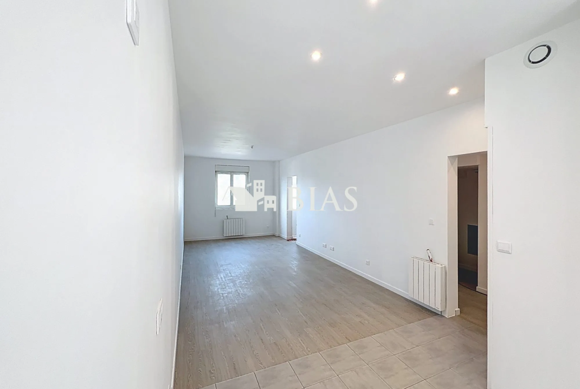 Maison à vendre à Nassandres-sur-Risle de 136 m² rénovée avec jardin et atelier, idéal famille 