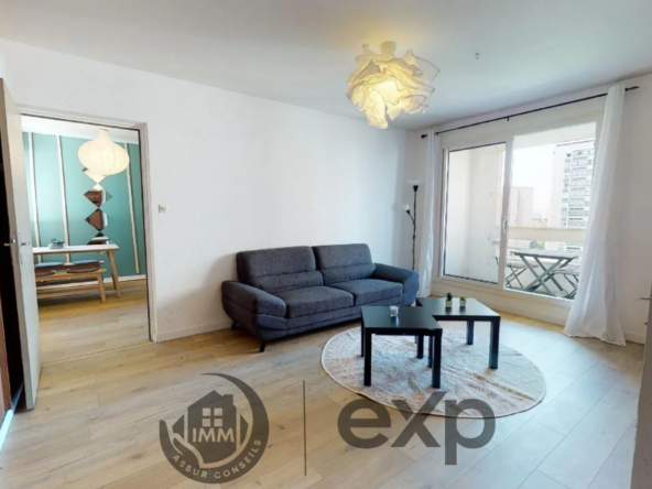 Appartement T5 à Vénissieux avec Vue Dégagée, Balcon et Cave