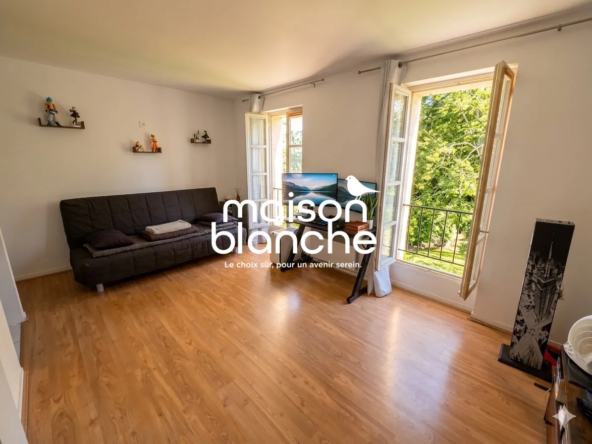 Investissez dans un charmant appartement T1 dans un château à Pessac