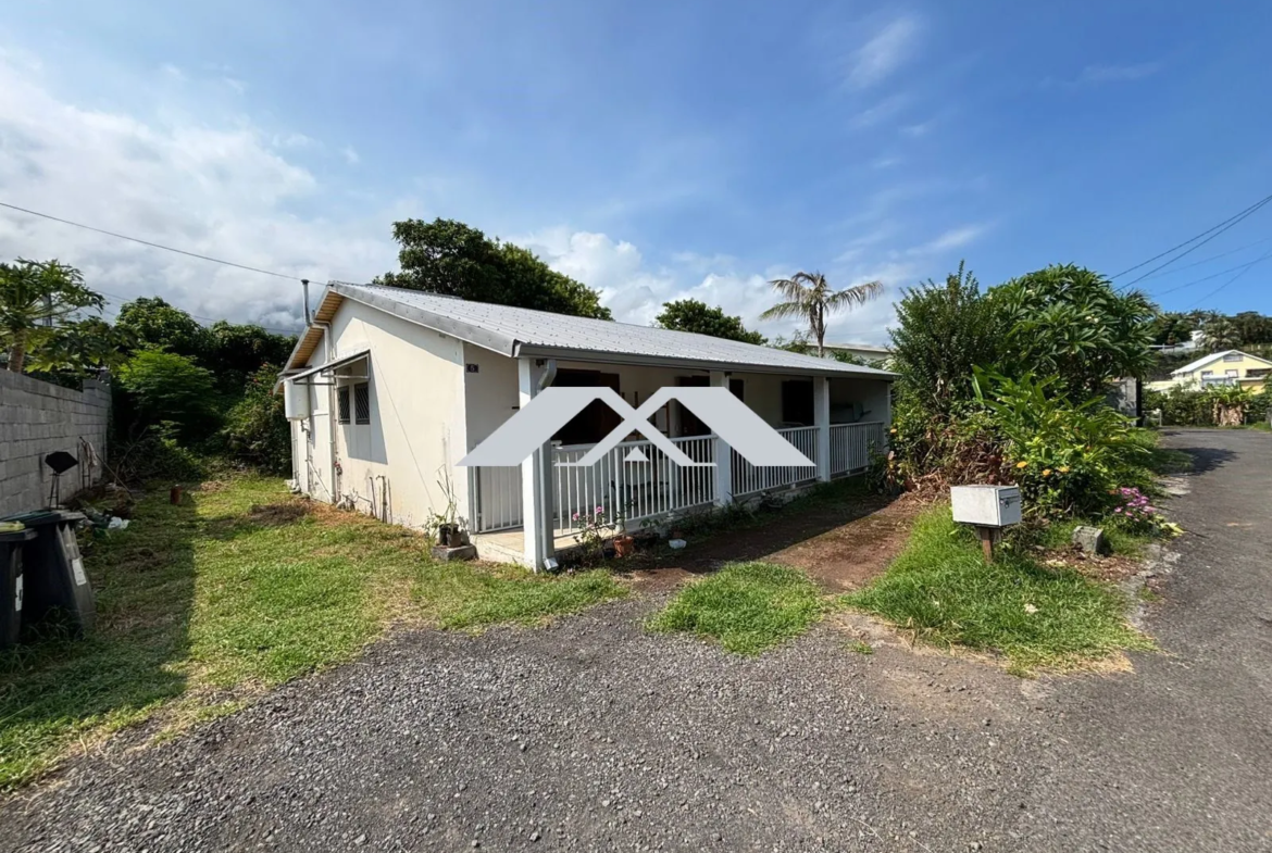 Maison F4 à Langevin, Saint-Joseph – 75 m², Terrain 518 m², Secteur Calme 