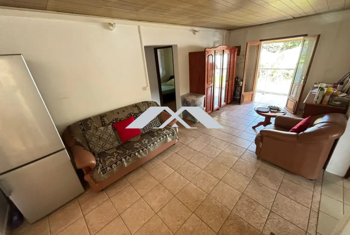 Maison F4 à Langevin, Saint-Joseph – 75 m², Terrain 518 m², Secteur Calme 