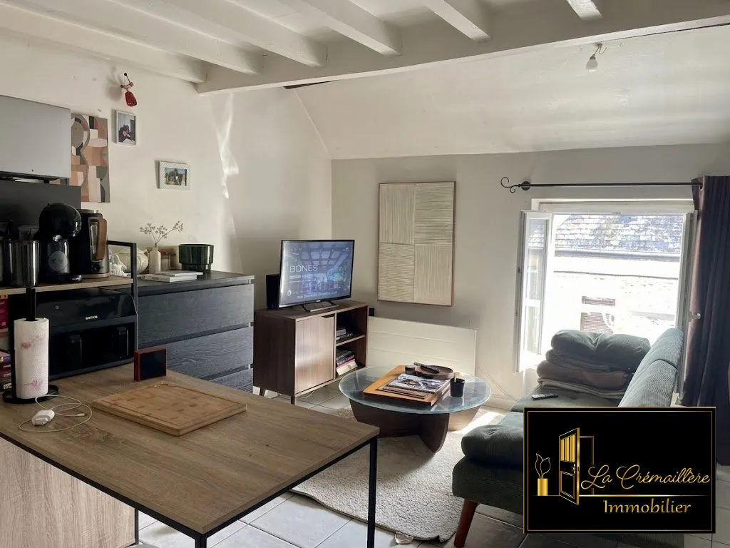 Studio avec mezzanine à Dourdan, proche commodités et gare RER, idéal investissement 