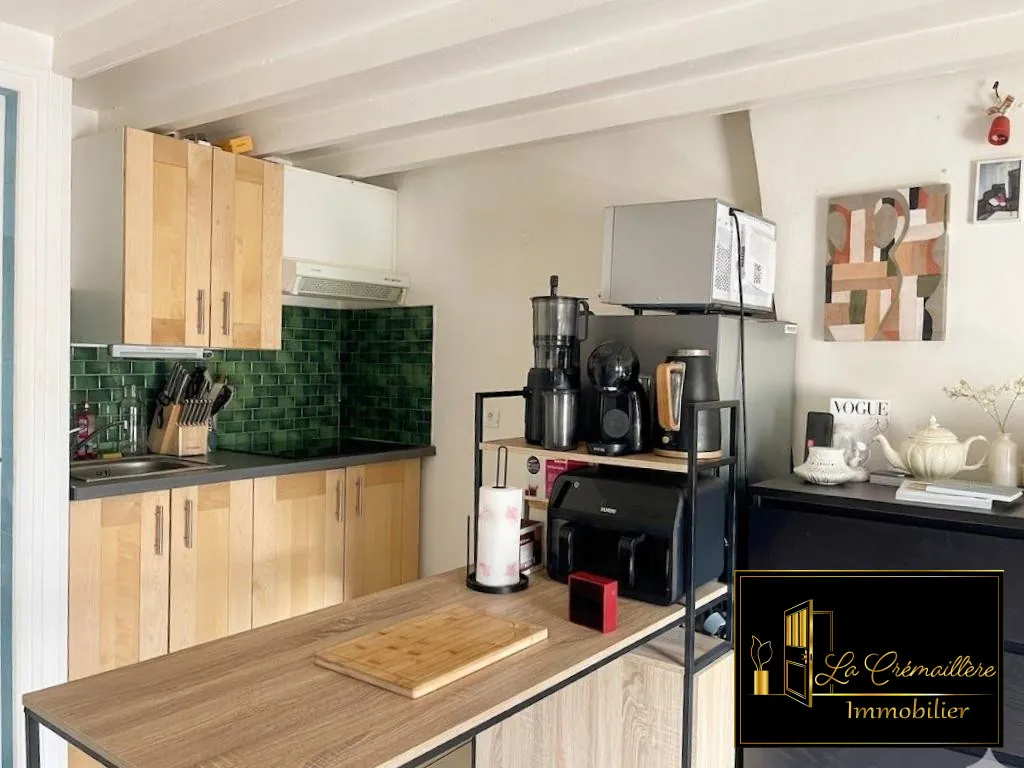 Studio avec mezzanine à Dourdan, proche commodités et gare RER, idéal investissement 
