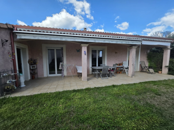 Vente villa de plain-pied de 116 m² à Saint-Sernin avec terrain de 802 m²
