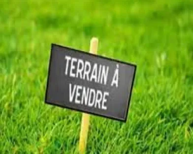 Terrain constructible de 389 m² à Fère-en-Tardenois, proximité commodités