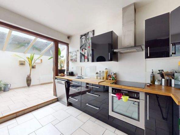 Maison de Caractère de 1804 avec 4 Chambres à Bailleau-Armenonville