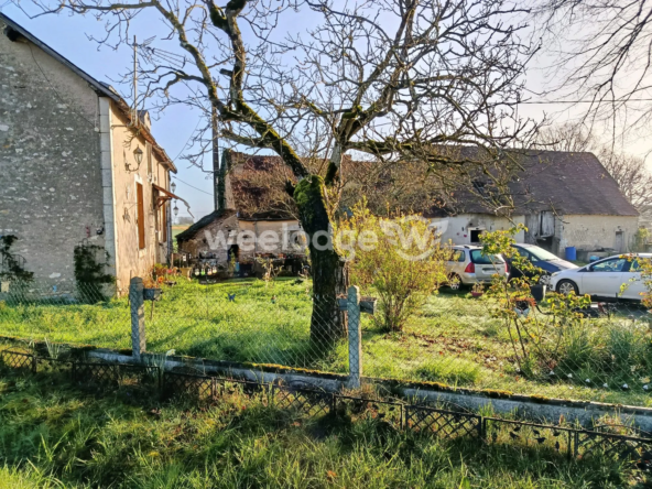 Maison à rénover avec grande dépendance et grand terrain à Chasseneuil