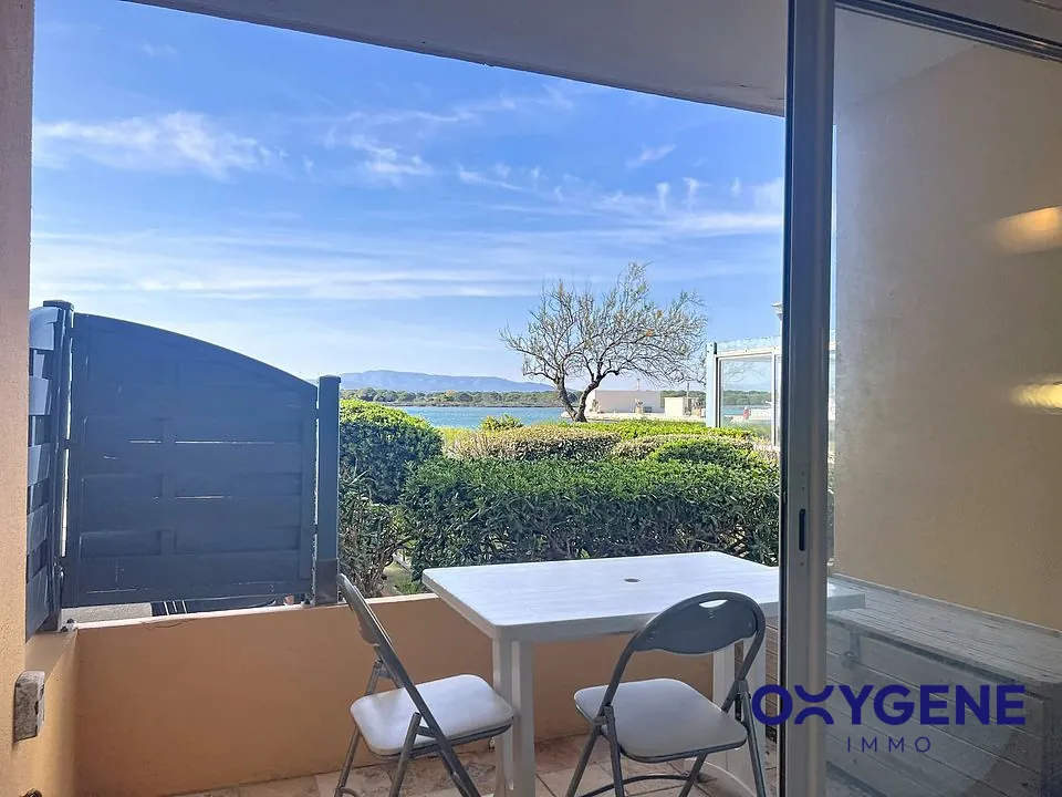 Appartement avec vue sur chenal à Port Leucate – Résidence calme 