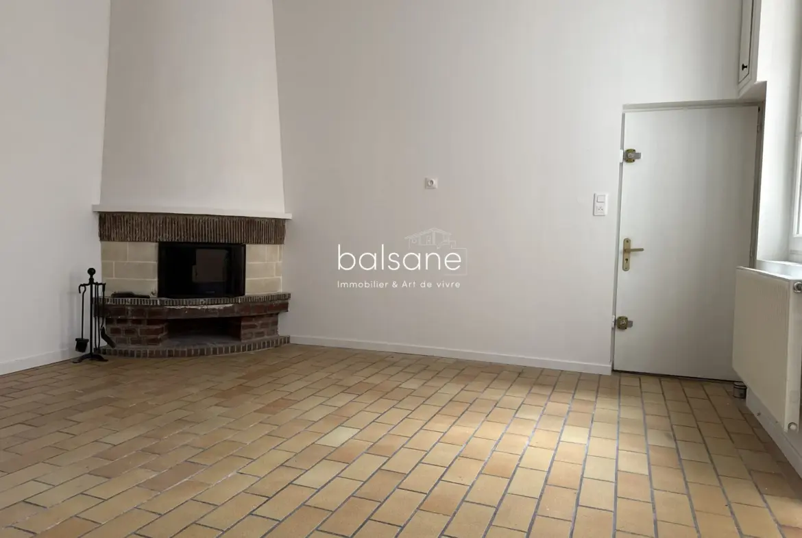 Maison de ville rénovée de 44 m² à Elbeuf, prêt à vivre ou louer 