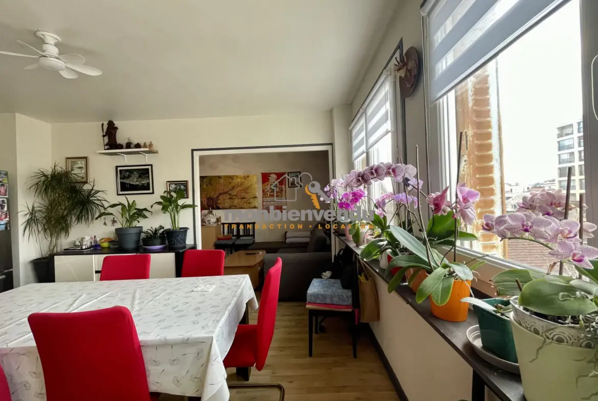 Appartement 2 chambres avec cave et parking à Aurillac - Bonnes prestations 