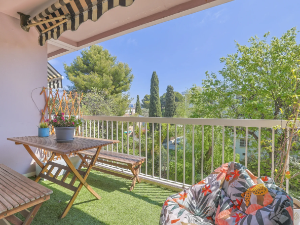 Appartement T3 rénové de 75 m² avec terrasse et parking à Toulon Est