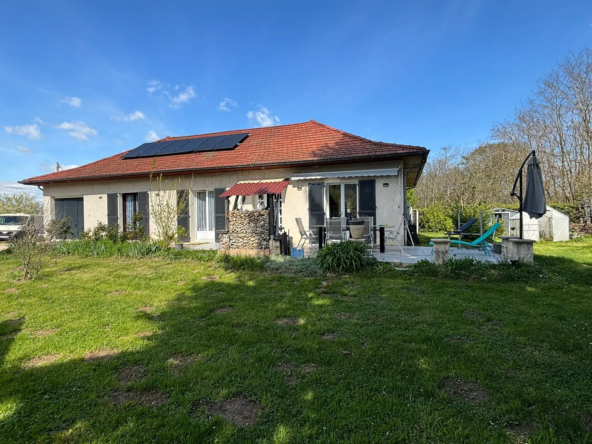 Maison de plain-pied à Paladru avec vue campagne, garage et terrain piscinable
