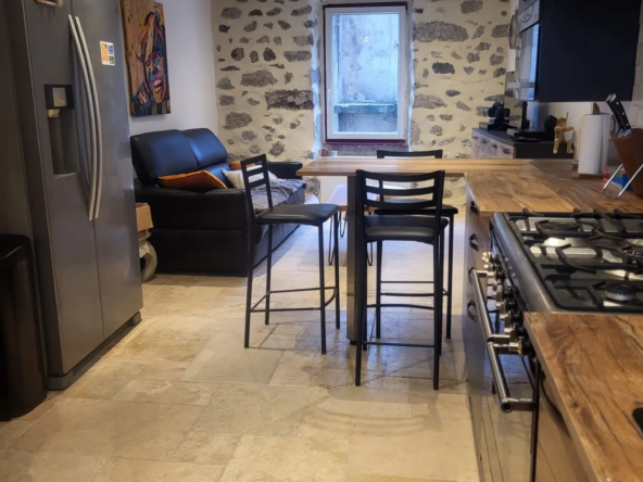 Maison de ville rénovée de 61 m² à Vals les Bains centre-ville