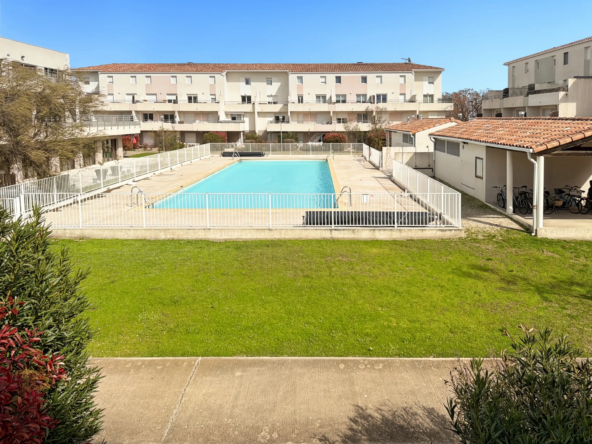 Charmant appartement T2 rénové avec terrasse et piscine au Grau du Roi