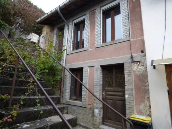Petite maison de ville à Vaucouleurs à rénover avec remise indépendante
