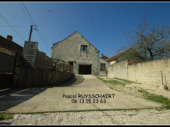 Maison en pierre à Provins 110 m², proche écoles et gare, jardin à aménager