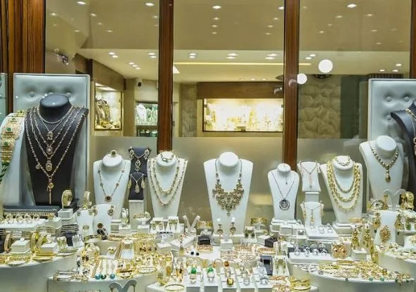 Magnifique bijouterie-horlogerie à vendre au centre-ville du Jura