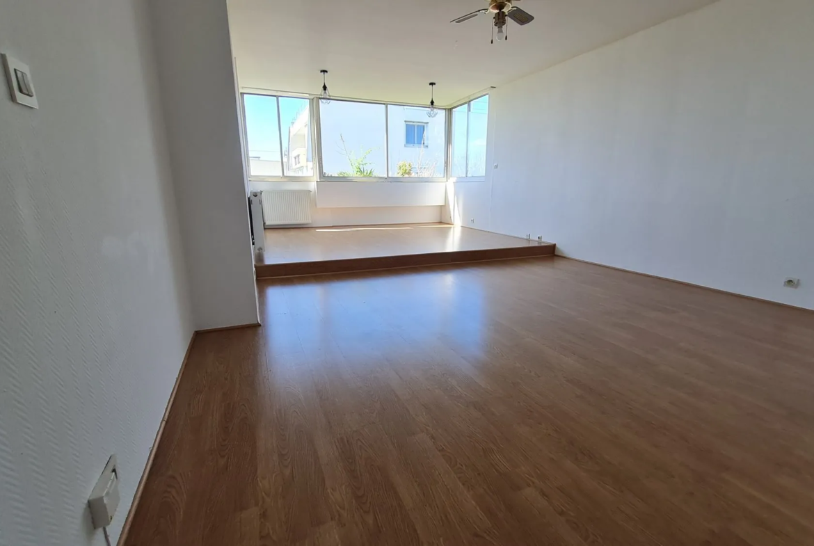Appartement spacieux de 84 m² avec parking à Arnouville 