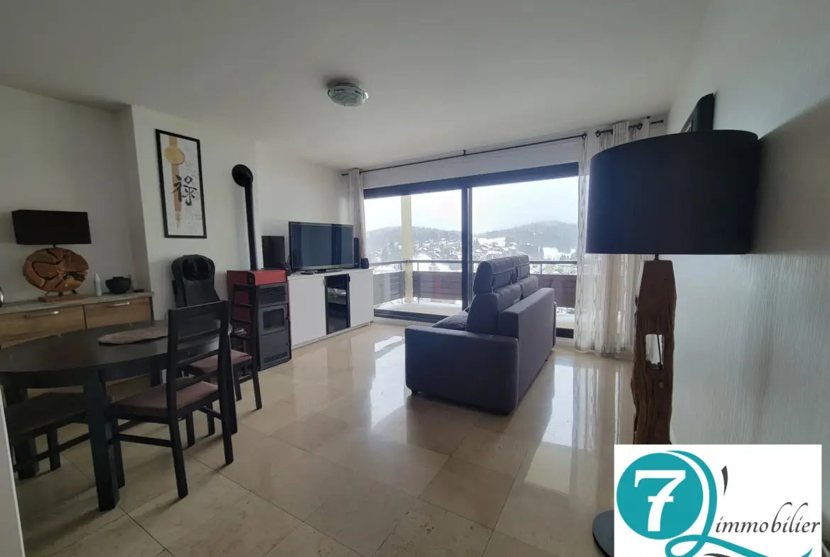 Appartement lumineux de 40 m² avec terrasse et cave aux Hôpitaux Neufs 