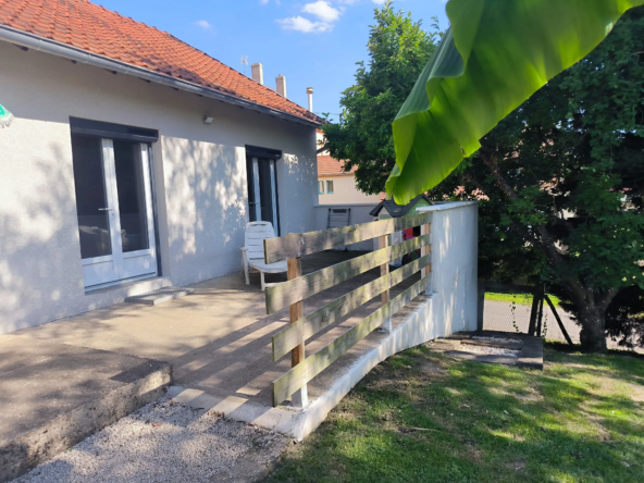 Maison rénovée de 150 m2 avec grand terrain à Gatey - Spacieuse et moderne