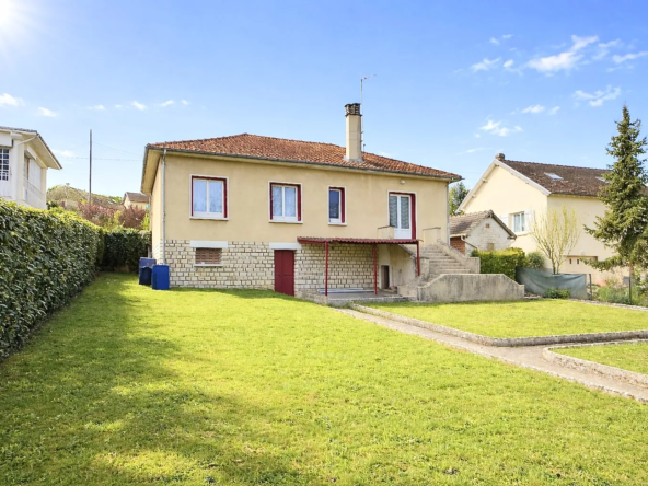 Maison de plain-pied à La Ferté-Gaucher de 93 m² avec grand jardin et sous-sol