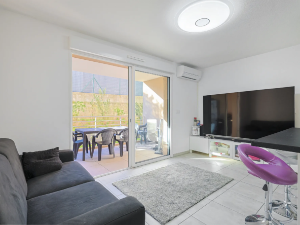 Appartement récent 3 pièces de 59m² avec terrasse à La Moutonne