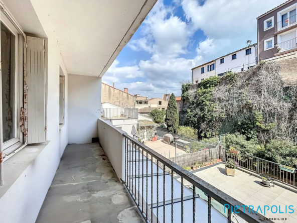 Appartement T3 à Sète avec terrasse et cave, proche centre-ville