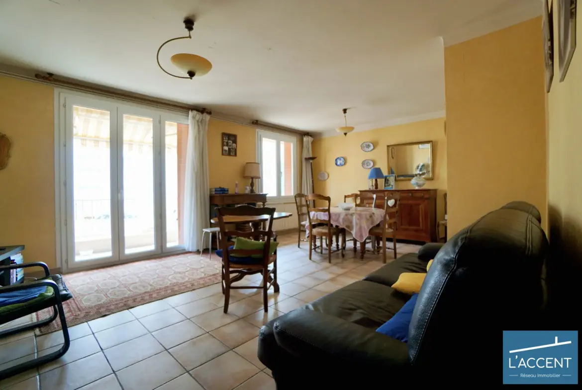 Appartement T3 à Neimes avec Balcon, Garage et Cave – Potentiel de Rénovation 