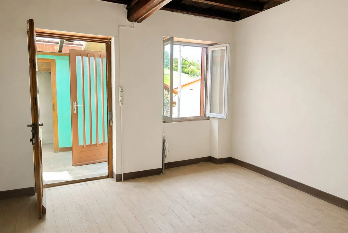 Maison à rénover de 100 m² avec terrain à Ancy, calme et vue dégagée 