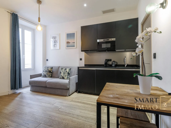 Studio rénové dans le Carré d'Or à Nice idéal pour investissement ou pied-à-terre