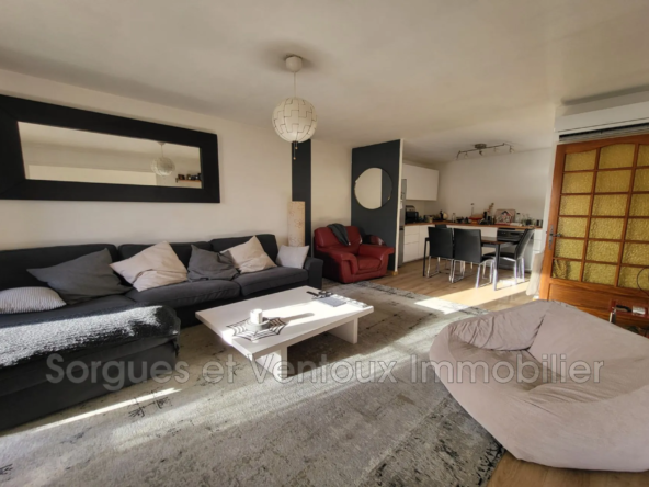 À vendre appartement lumineux de 67 m² à L'Isle-sur-la-Sorgue avec balcon et cave