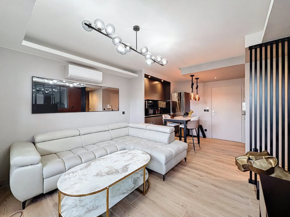 Appartement T2 rénové de 40 m² à Bron avec garage et balcon - Investissement ou résidence