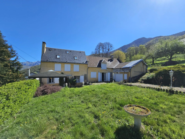 Maison de caractère avec vue panoramique à Burgalays – 186 m² sur terrain de 2347 m²