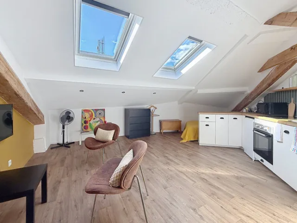 Studio rénové de 26 m² à Lyon 3, emplacement stratégique proche Place Guichard