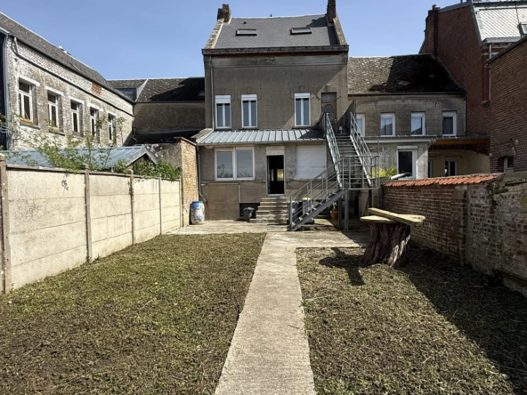 Immeuble de rapport lumineux de 255 m² à Le Cateau-Cambrésis