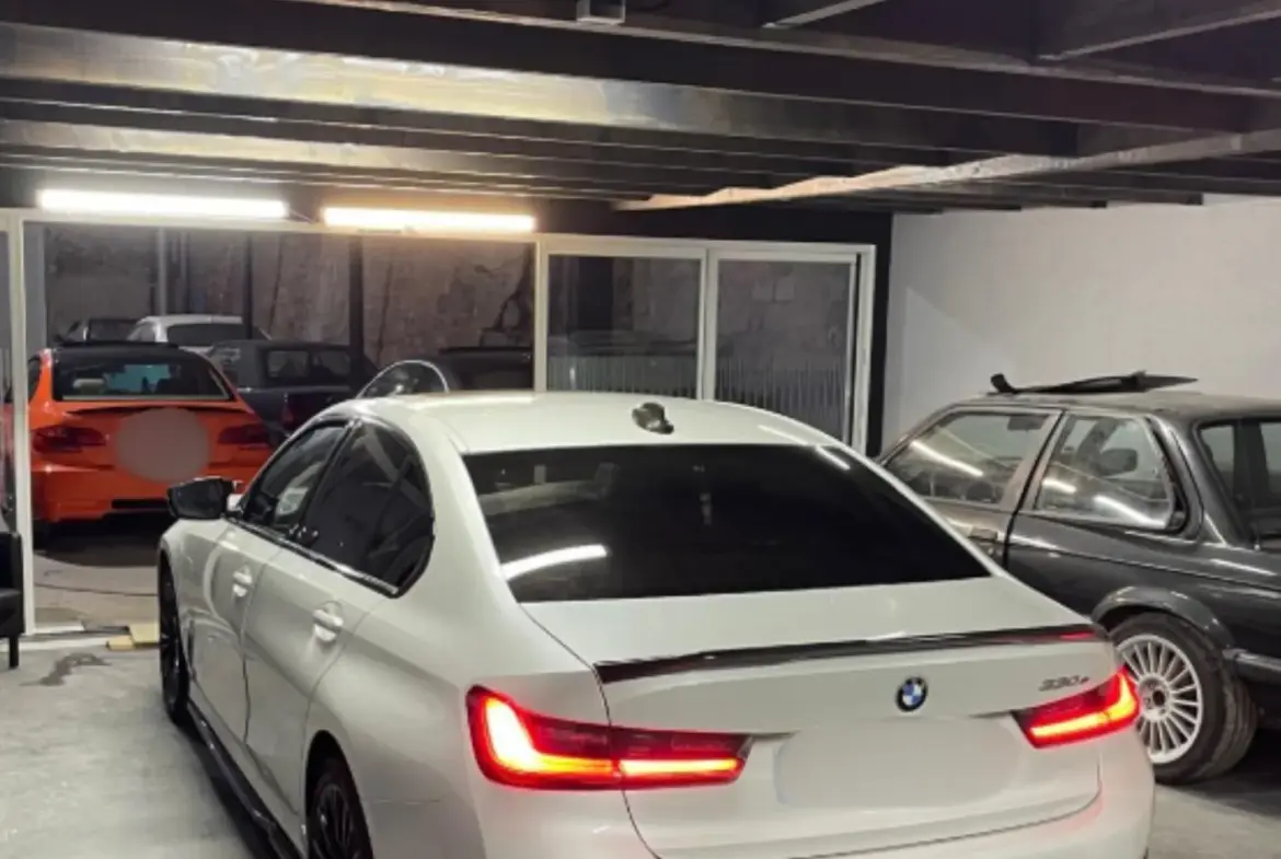 Garage de 300 m² proche du centre-ville d'Épinal avec atelier et stationnement sécurisé 