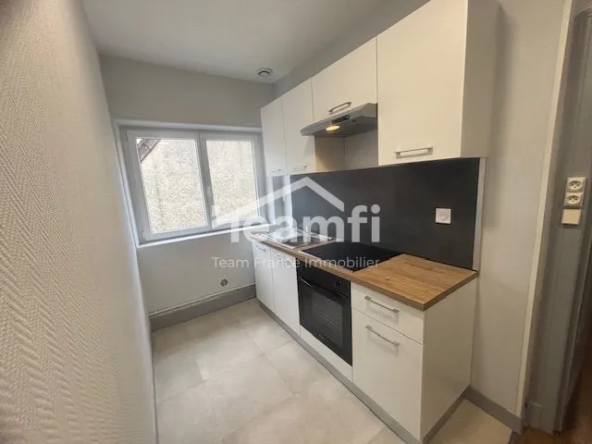 Immeuble locatif rénové à Saint-Amand-Montrond - Investissement idéal