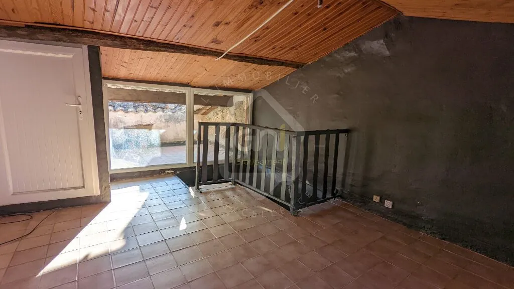 Maison de village à vendre à Gonfaron avec terrasse et cave – Idéal investisseur ou primo-accédant 
