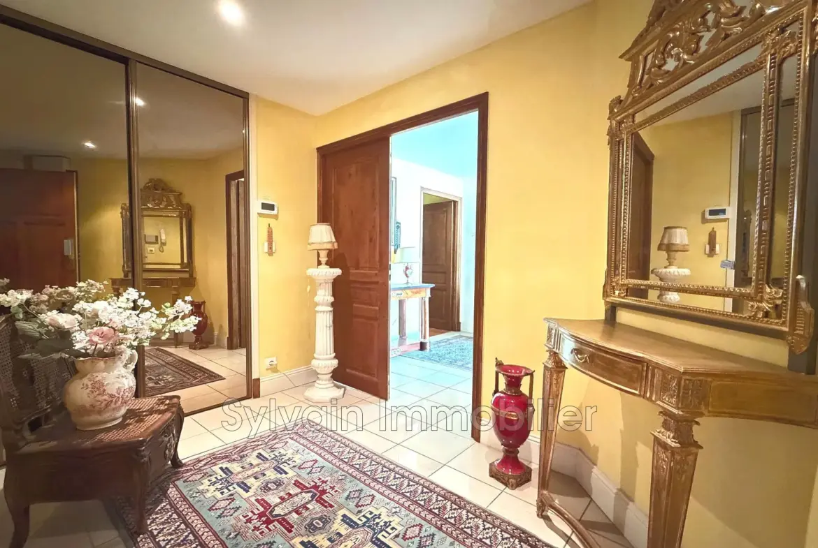 Magnifique appartement familial de 142 m² au centre de Beauvais avec vue sur la cathédrale 