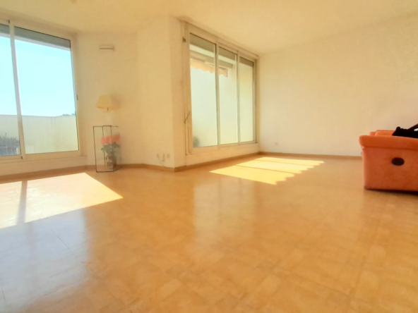 Appartement T3 avec Terrasse et Garage à Montpellier - Dernier étage