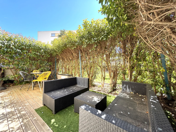 Studio avec terrasse en rez-de-jardin à Frejus - Calme, sécurité, proximité mer