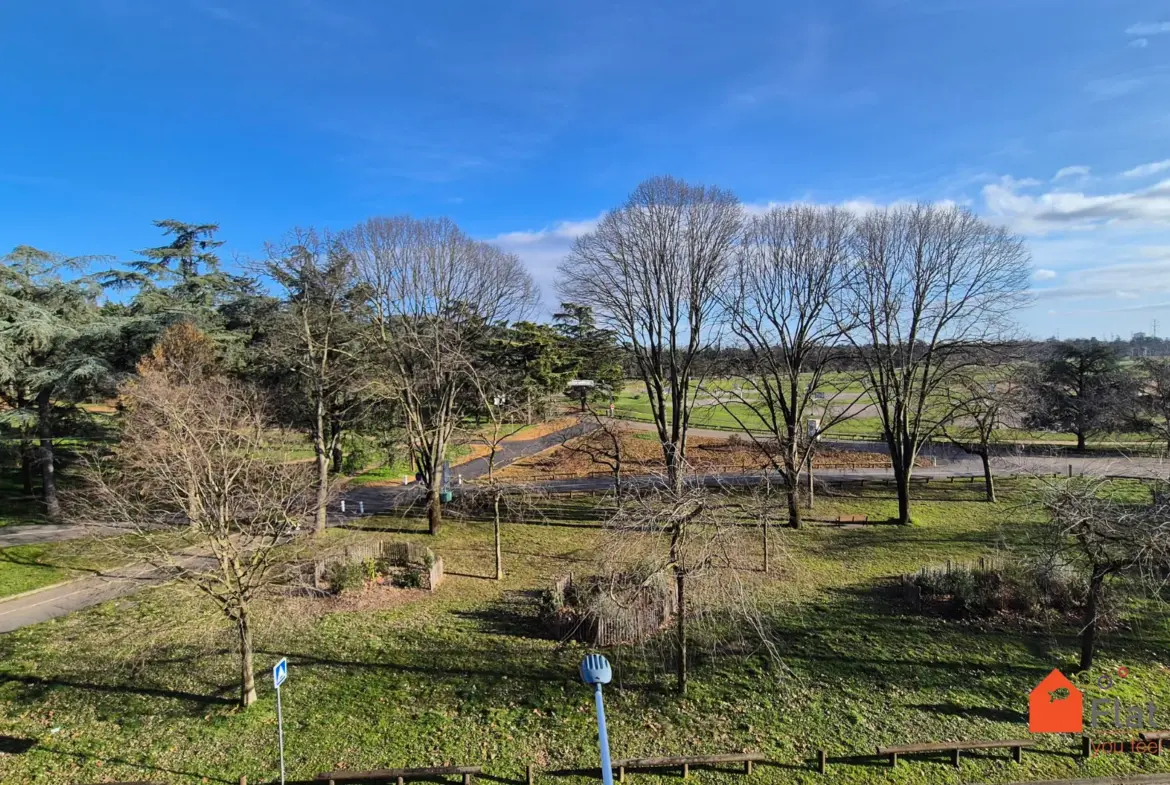 Appartement T3/T4 rénové de 69 m2 à Vénissieux proche Parc de Parilly 