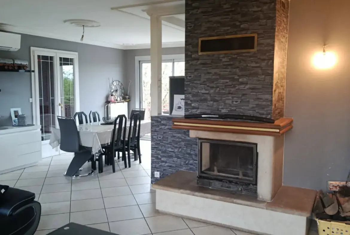 Belle maison à Fayl Billot avec terrasse, 3 chambres, chauffage pompe à chaleur 