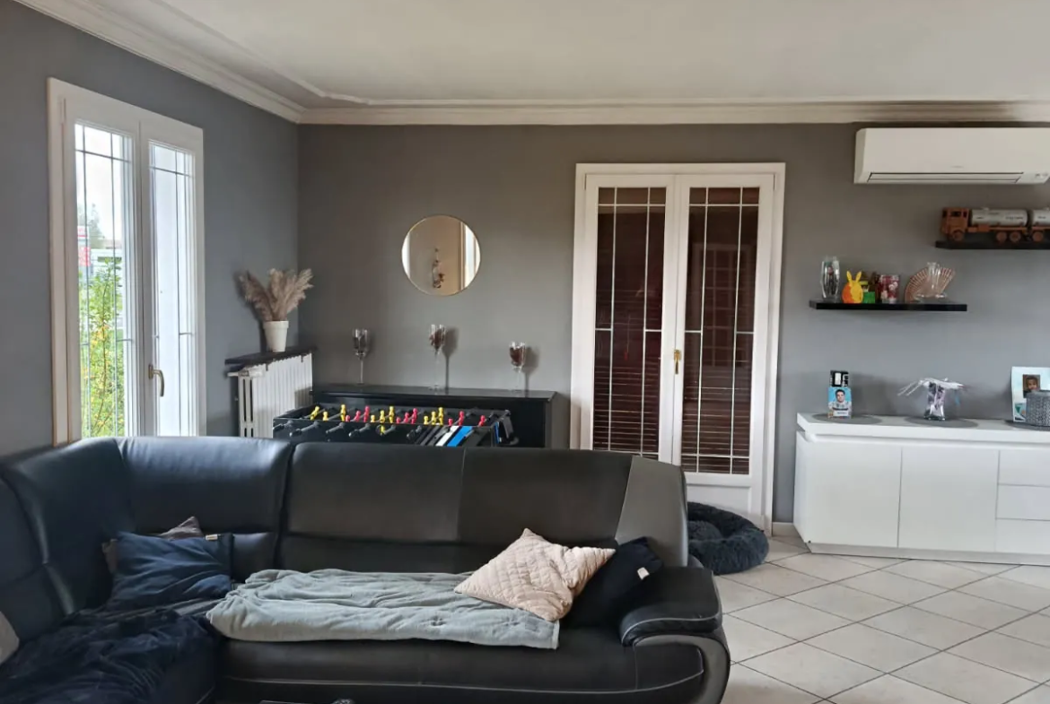 Belle maison à Fayl Billot avec terrasse, 3 chambres, chauffage pompe à chaleur 